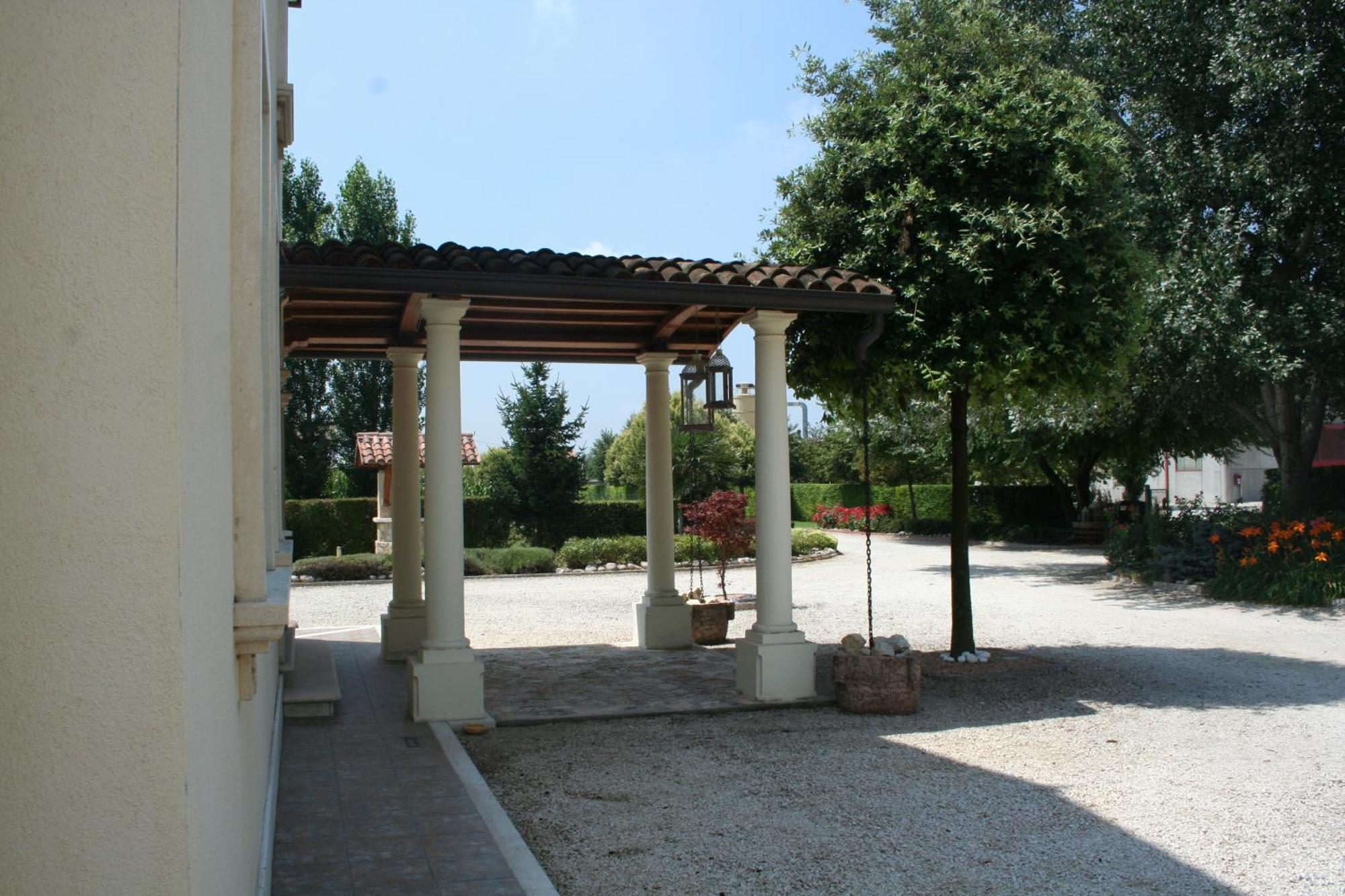 Villamoreno Merlara 外观 照片